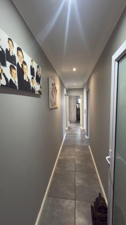 5 Bedroom Property for Sale in Wavecrest Eastern Cape